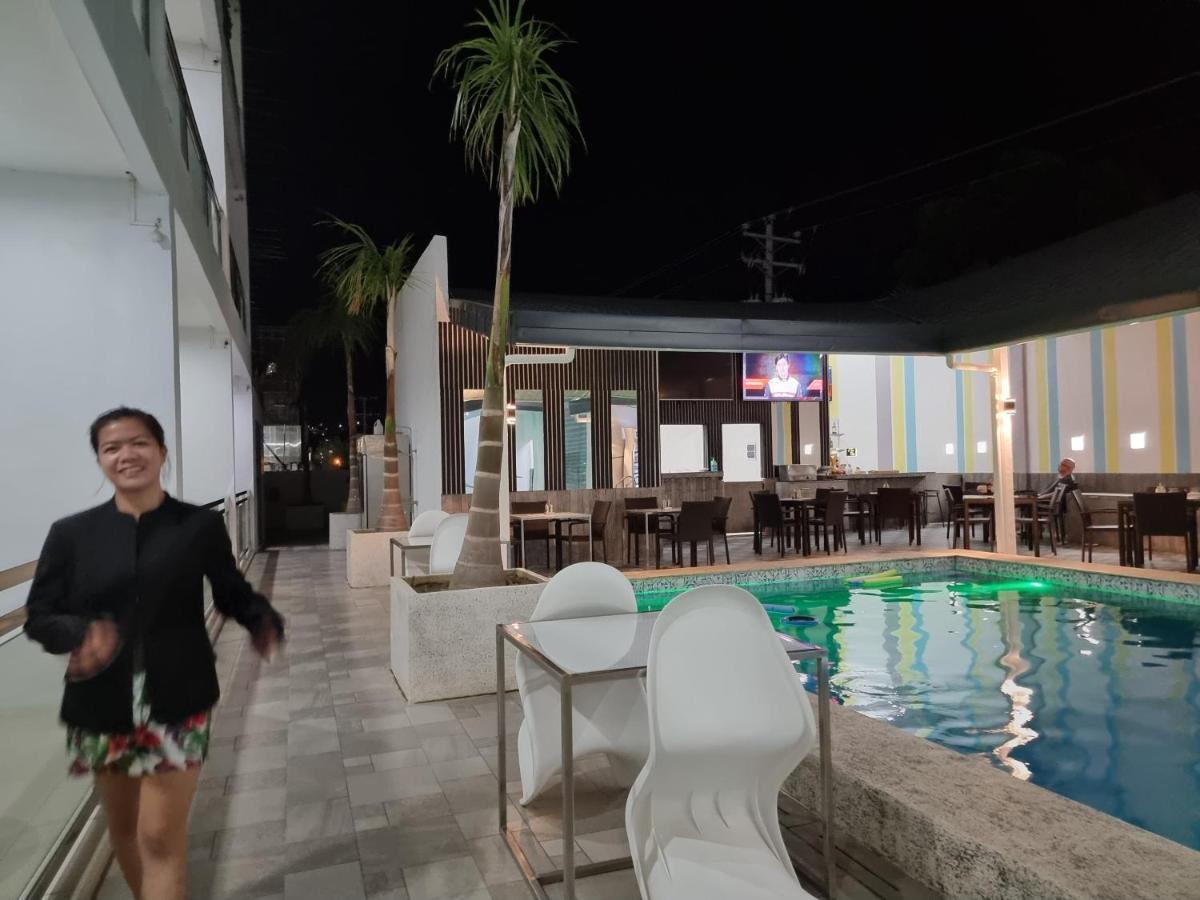 Chequers Suites Subic Bay Olongapo Ngoại thất bức ảnh