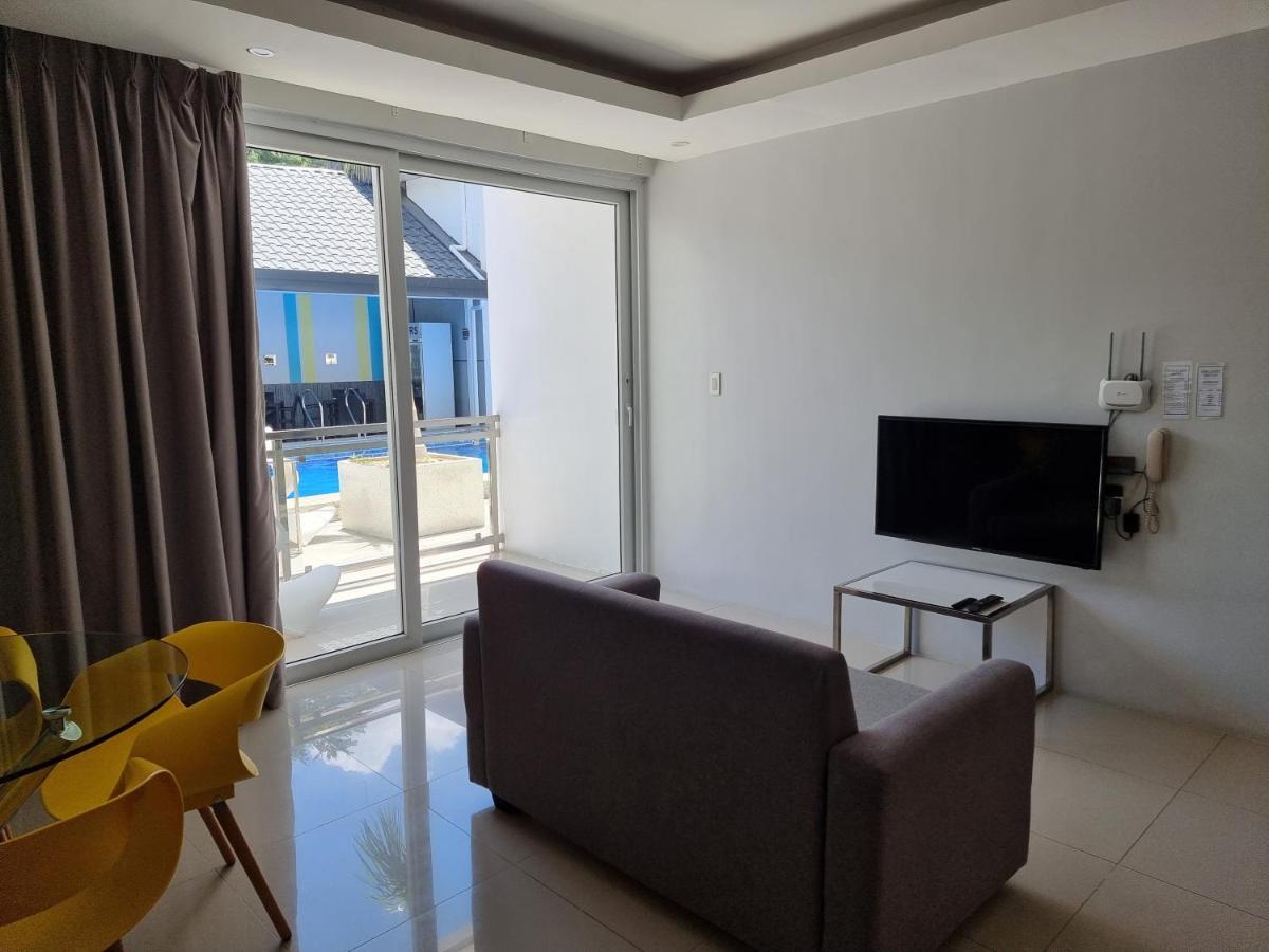 Chequers Suites Subic Bay Olongapo Ngoại thất bức ảnh
