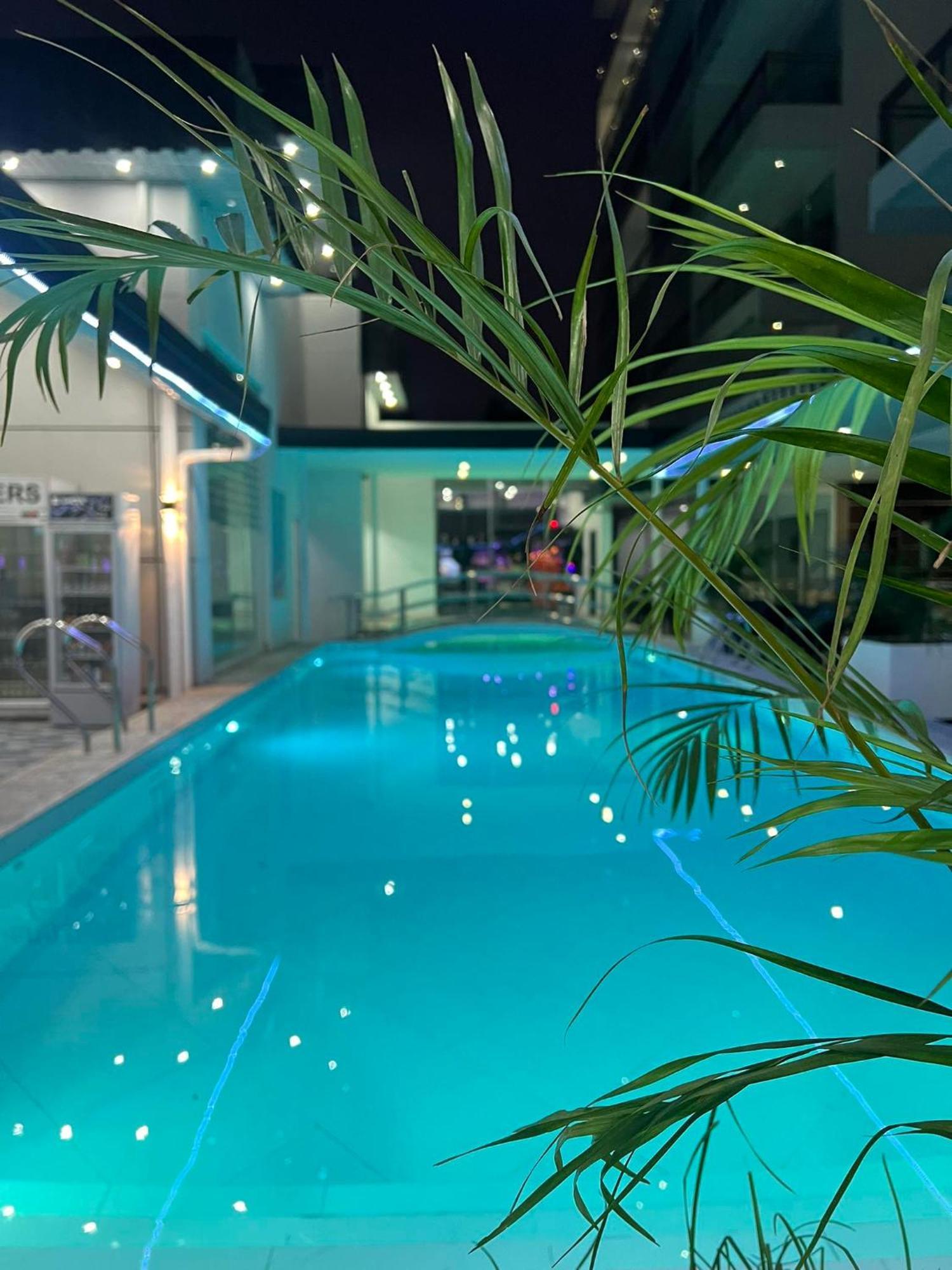 Chequers Suites Subic Bay Olongapo Ngoại thất bức ảnh