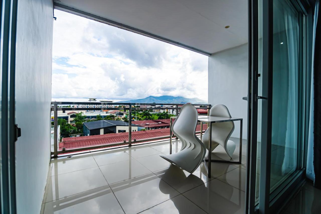 Chequers Suites Subic Bay Olongapo Ngoại thất bức ảnh
