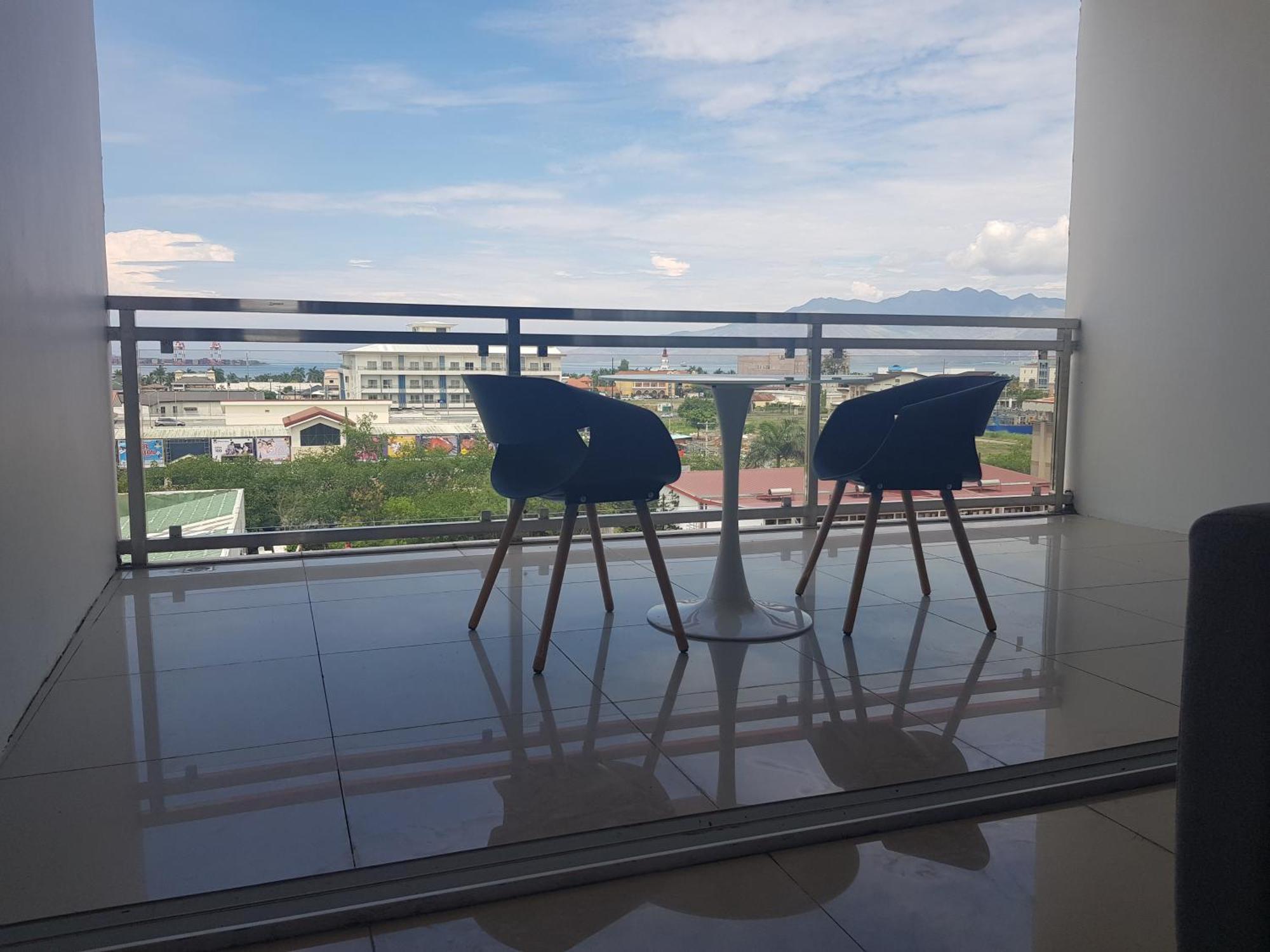 Chequers Suites Subic Bay Olongapo Ngoại thất bức ảnh