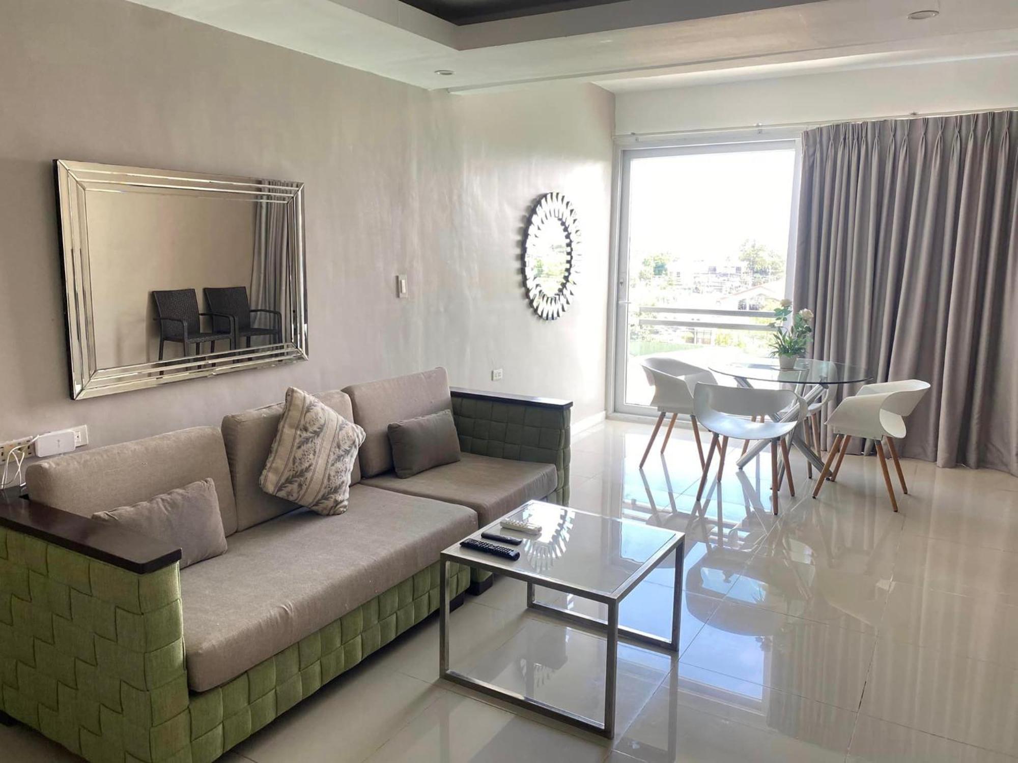 Chequers Suites Subic Bay Olongapo Ngoại thất bức ảnh