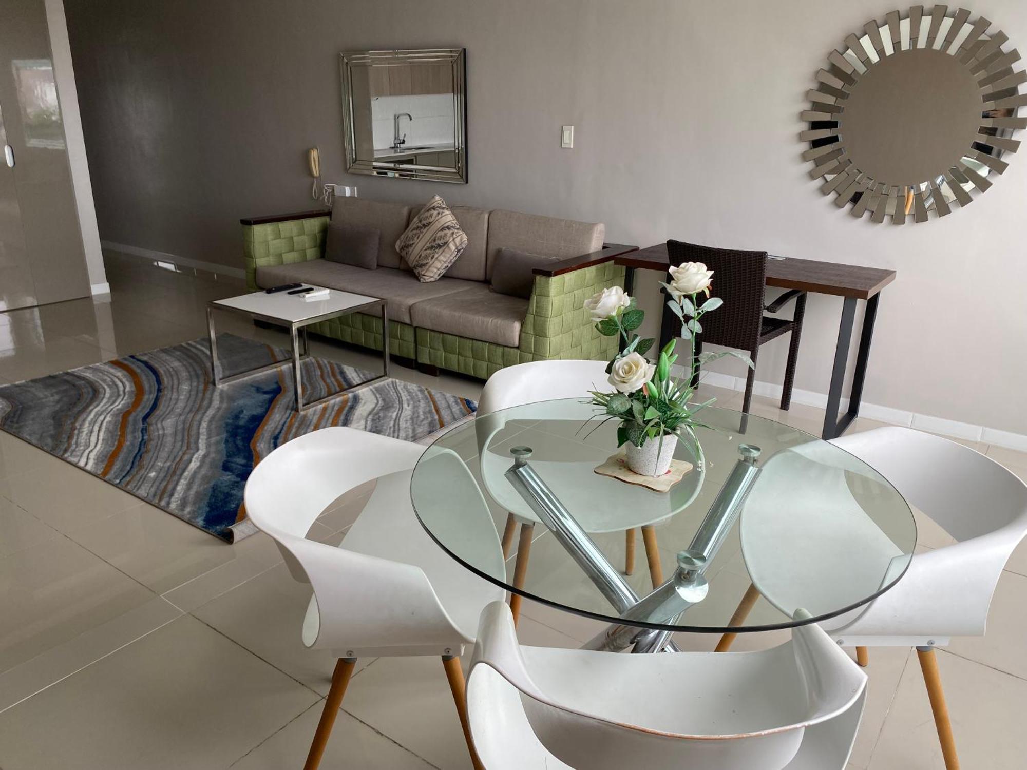Chequers Suites Subic Bay Olongapo Ngoại thất bức ảnh